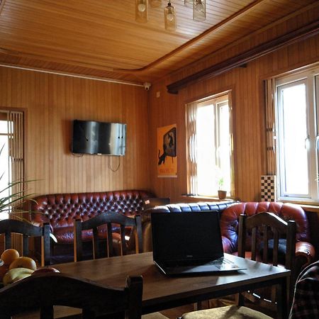 Palm Hostel Батумі Екстер'єр фото