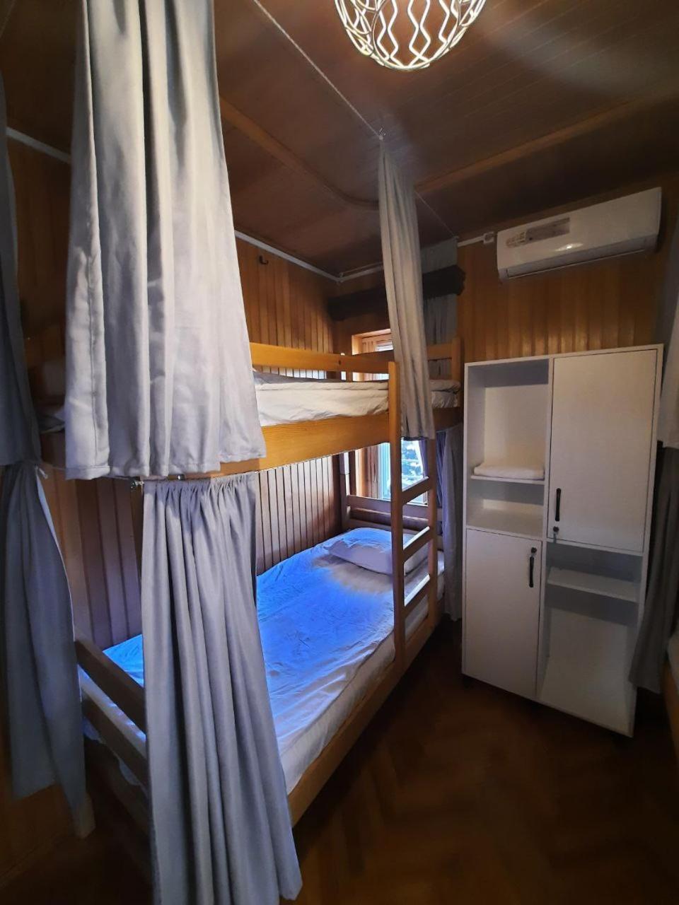 Palm Hostel Батумі Екстер'єр фото